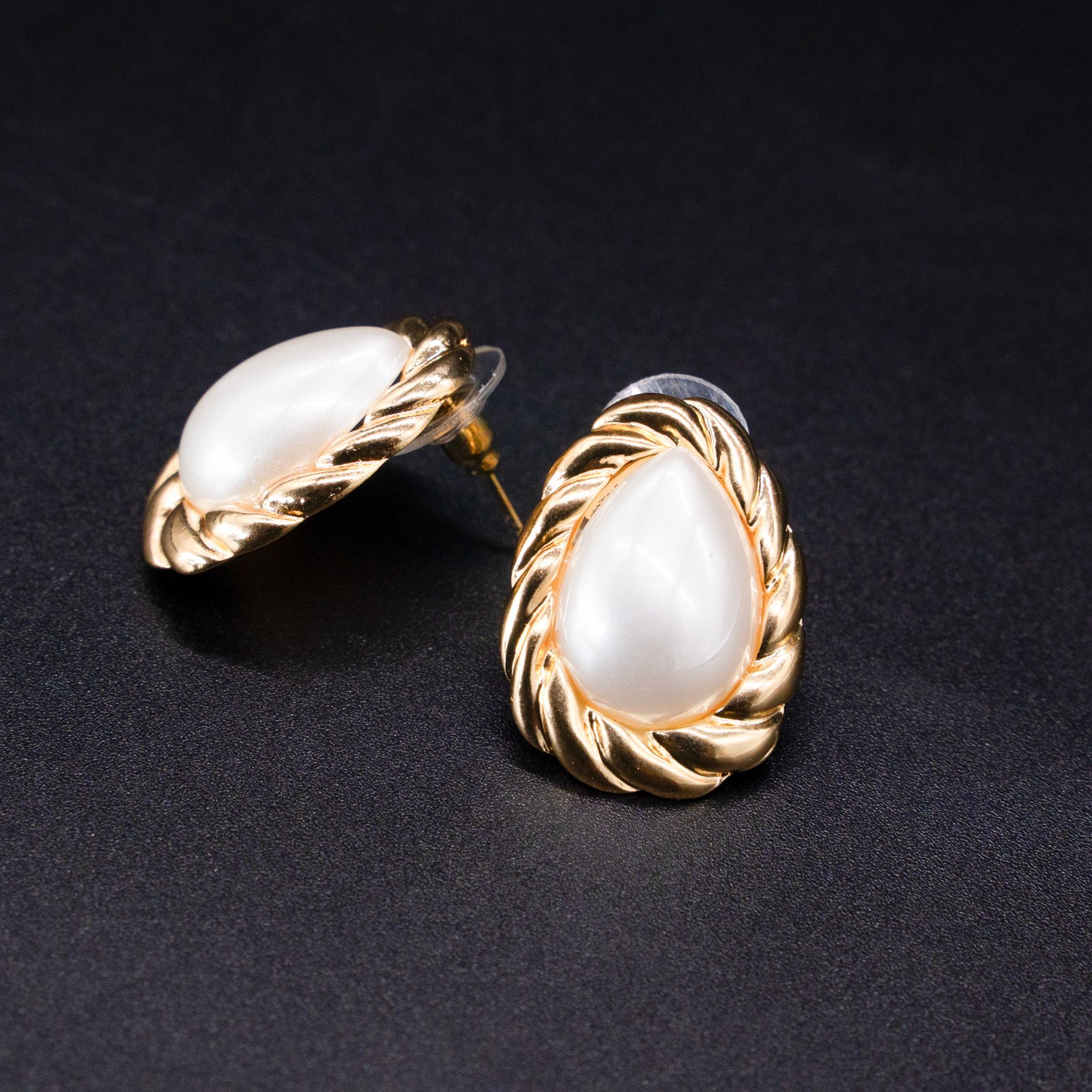 Vintage Style Pearl Stud Earring