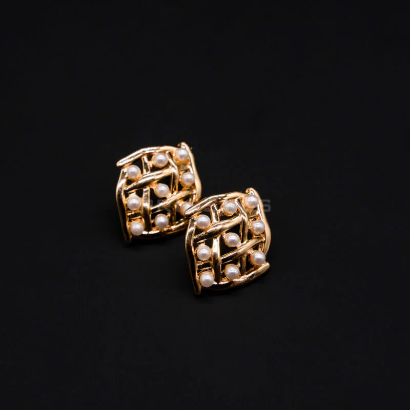 Square Pearl Design Stud Earring